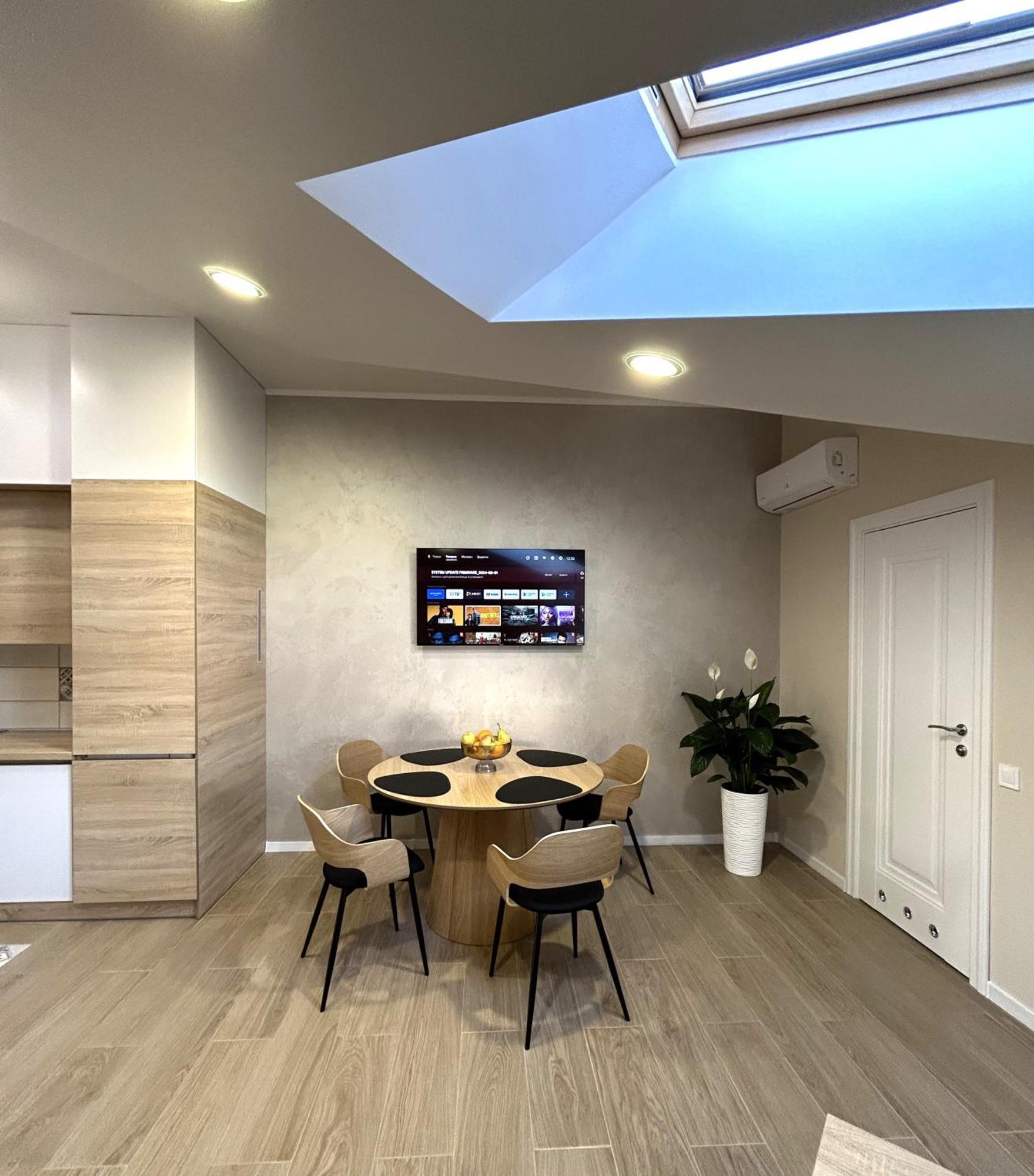 Modern Apartment In The City Center 利沃夫 外观 照片